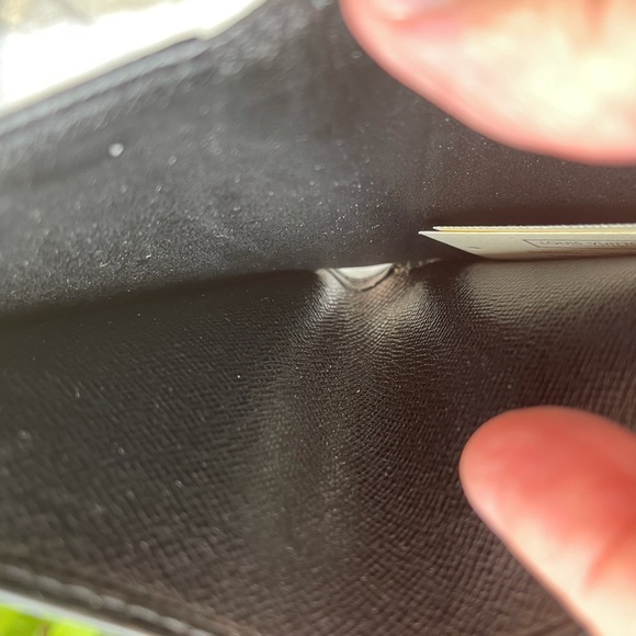 LOUIS VUITTON 6-Card Wallet - Picture 6 of 6
